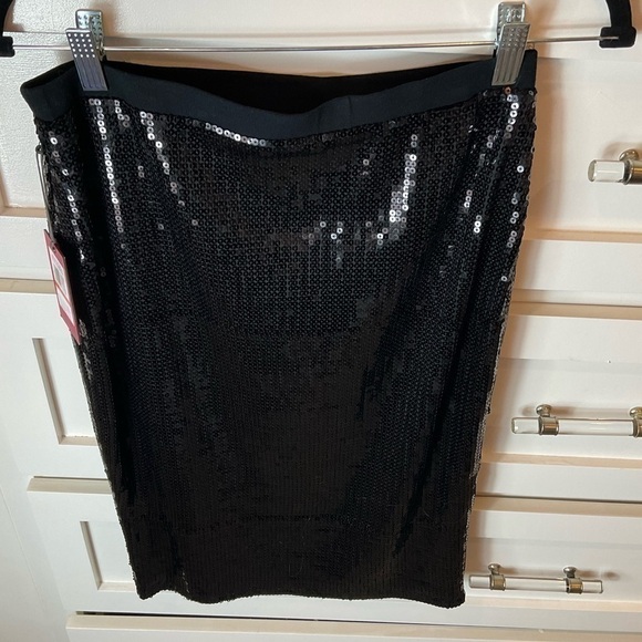 Vince Camuto Brand New with tags black sequins pencil skirt - Picture 8 of 8